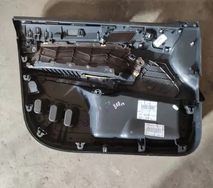 Peugeot 308 Front door card panel trim 96776522ZD