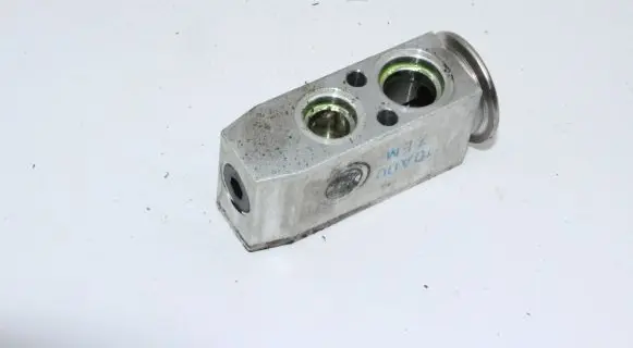 Nissan X-Trail T31 Air conditioning (A/C) expansion valve 