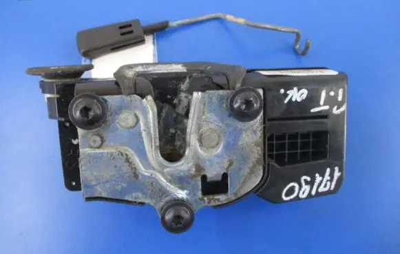 Cadillac CTS Rear door lock 15253278