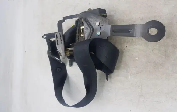 Nissan Primera Front seatbelt 328706275