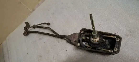 Volkswagen PASSAT B5.5 Gear shifter/selector 8D0711025AC
