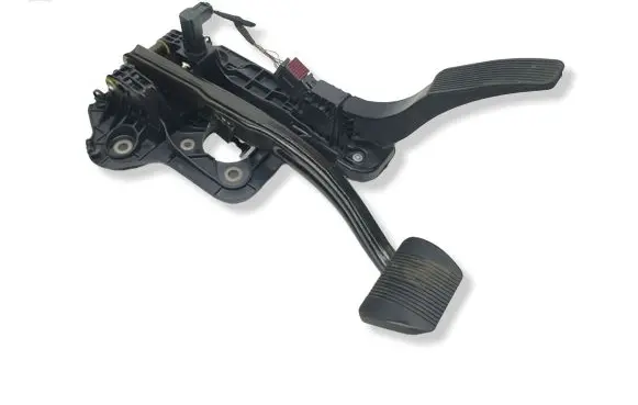 Chrysler Pacifica Accelerator throttle pedal 04581677AB