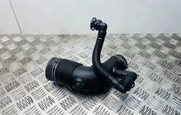 Audi A1 Turbo air intake inlet pipe/hose 6R0129654C
