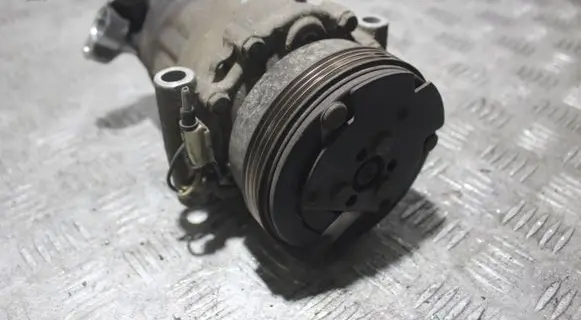 Renault Clio II Air conditioning (A/C) compressor (pump) 8200037058