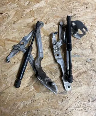 Volkswagen Bora Loading door upper hinge 