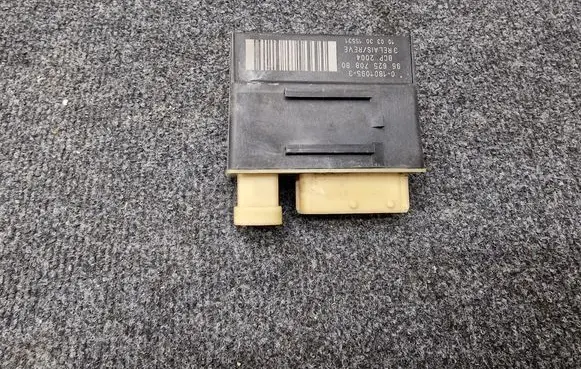 Peugeot 3008 I Glow plug pre-heat relay 9662570880