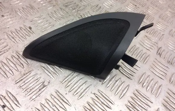 Mercedes-Benz A W176 Front door high frequency speaker A1767200111