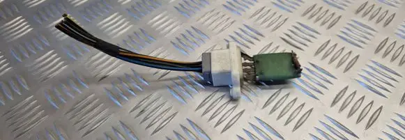 Ford Focus Heater blower motor/fan resistor 3M5H18B647AC