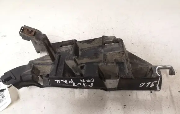Peugeot 307 Front bumper mounting bracket 9653426980