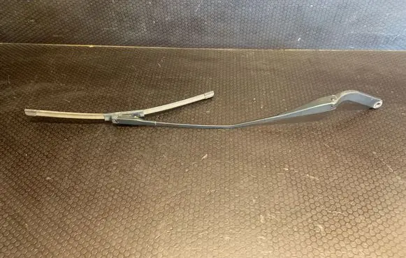 BMW X1 E84 Front wiper blade arm 178536 2710