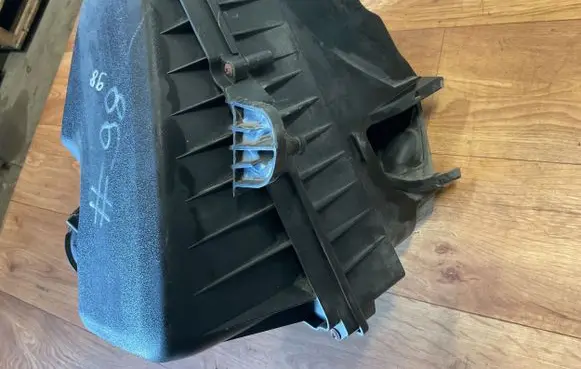 Ford Mondeo MK IV Air filter box 