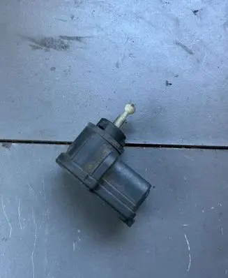 Volkswagen Golf IV Headlight level adjustment motor 1J0941295B