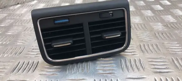 Rear air vent grill