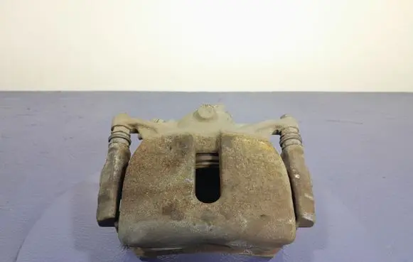 Volkswagen PASSAT CC Front brake caliper