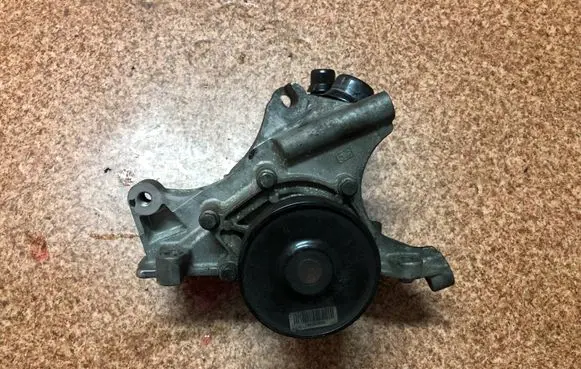 Mini Cooper Countryman R60 Water pump 782300803
