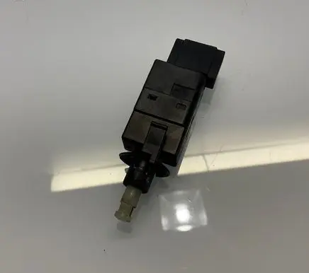 Mercedes-Benz E W211 Brake pedal sensor switch 0015454009 A0015454009