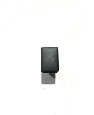 Mitsubishi Outlander Tailgate/trunk/boot open switch 