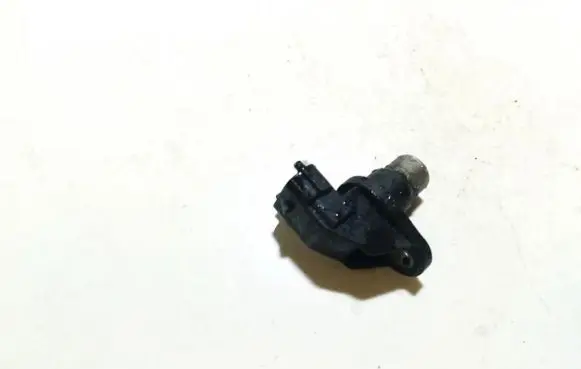 Volvo V70 Camshaft position sensor 0232103033 8631533
