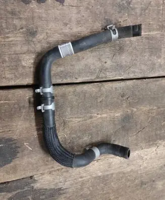 Coolant pipe/hose