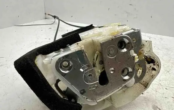 Subaru Forester SH Front door lock