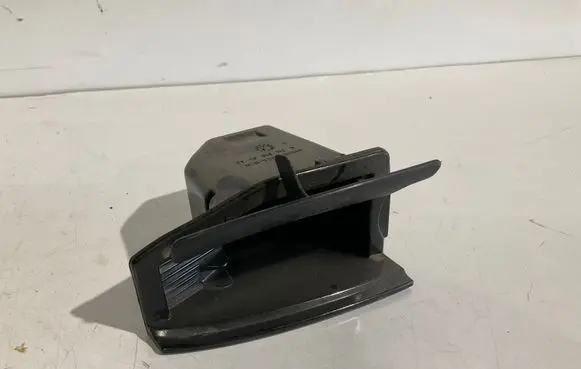 Mercedes-Benz E W211 Rear door ashtray A2118100133
