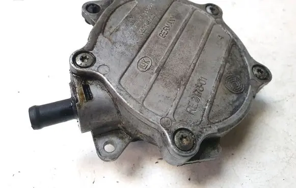 Audi A4 S4 B6 8E 8H Vacuum pump 06D145100D