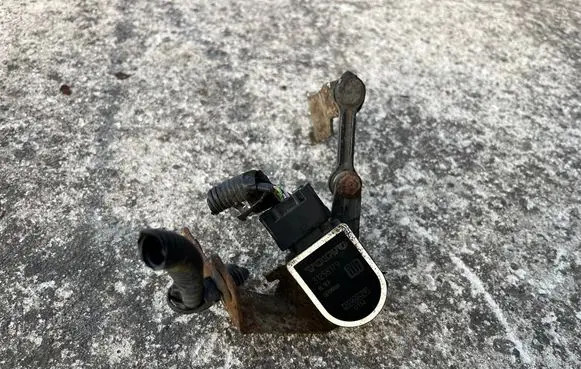 Volvo V60 Rear height level sensor lever 31258179