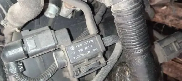 Volkswagen Golf Plus Turbo solenoid valve 037906283C 7.22880.00
