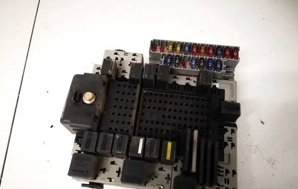 Volvo V70 Fuse box set 8622520