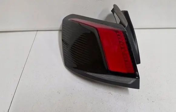 Peugeot 3008 II Rear/tail lights 9810477180