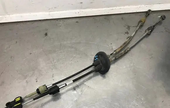 Citroen Berlingo Gear shift cable linkage 9672434480