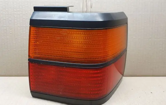 Volkswagen PASSAT B3 Rear/tail lights 357945112