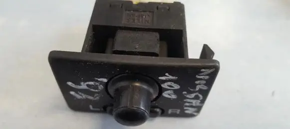 Nissan Almera Wing mirror switch