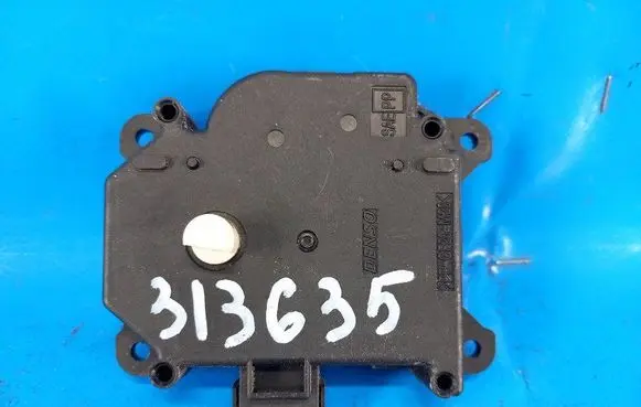 Toyota Tundra II Air flap motor/actuator 638000172