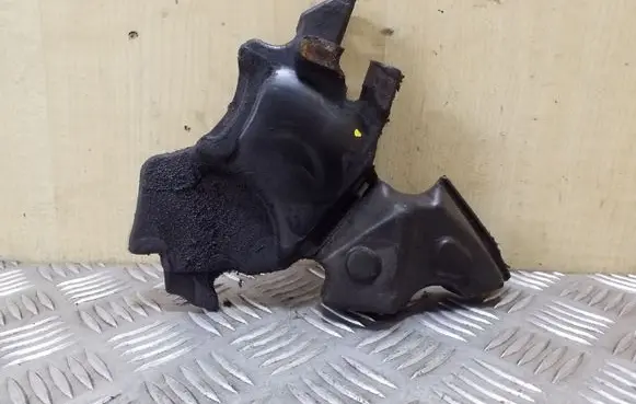 Toyota Auris E180 Other engine bay part