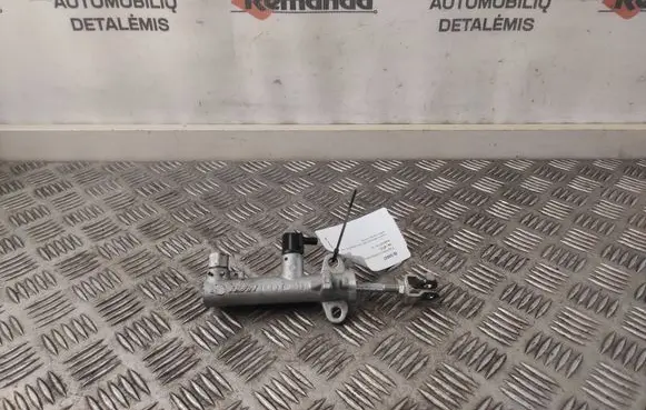 Honda CR-V Clutch master cylinder 