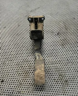 Mercedes-Benz Sprinter W906 Accelerator throttle pedal A9063000404 0280755023
