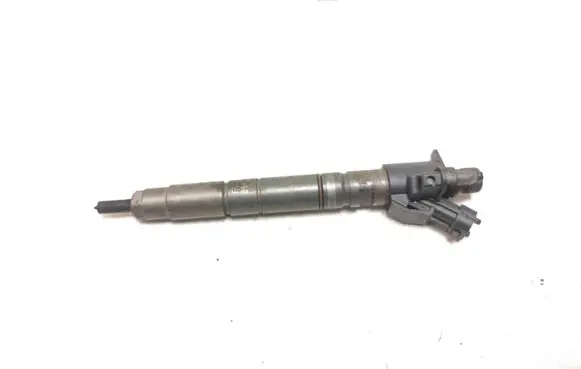 Volvo S60 Fuel injector 31303238