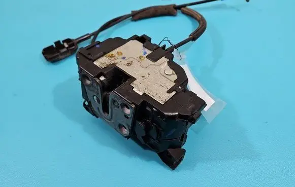 Renault Kangoo II Rear door lock 8200542396 IMPRK1476254
