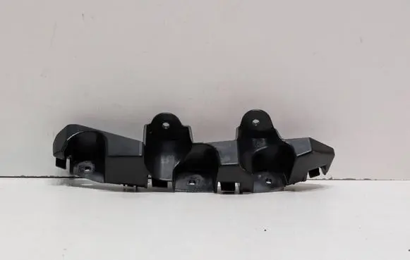 Dacia Duster II Front bumper mounting bracket 622235405R 622235405
