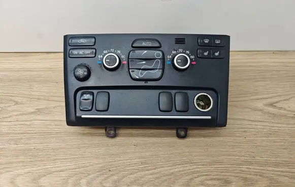 Volvo XC90 Climate control unit 30782330 07W42E03 SN1715746