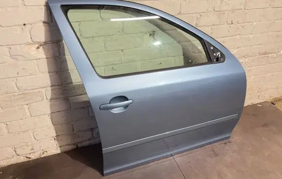 Skoda Octavia Mk2 (1Z) Front door 1Z0831312