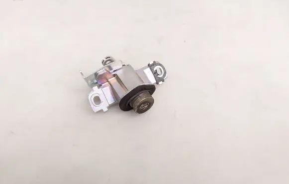 Lexus ES 300h (7th Gen) Tailgate exterior lock 
