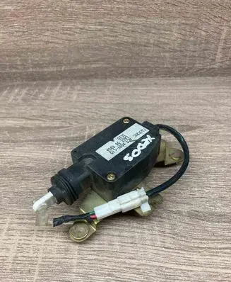 Mazda Xedos 6 Central locking motor CA0156890A 3E25