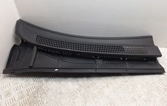 Toyota Avensis T270 Windshield trim 5570805140 5570805120 5578105090