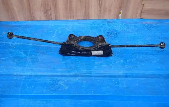 Toyota RAV 4 (XA20) Rear beam 