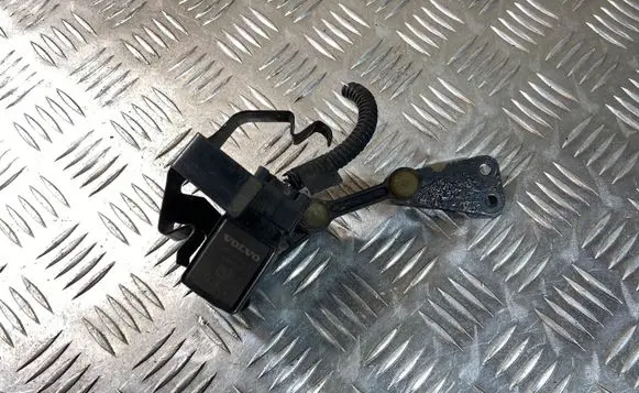 Headlight/headlamp level sensor