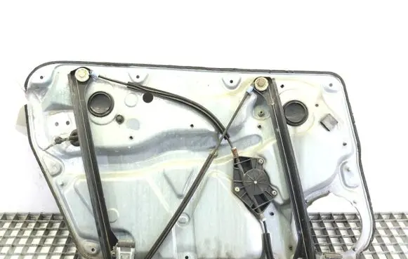 Volkswagen PASSAT B5.5 Front door window regulator with motor 3B4837756D