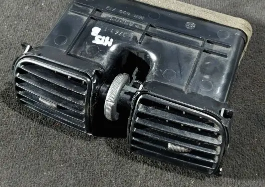 Mitsubishi Space Star Dash center air vent grill MR456712