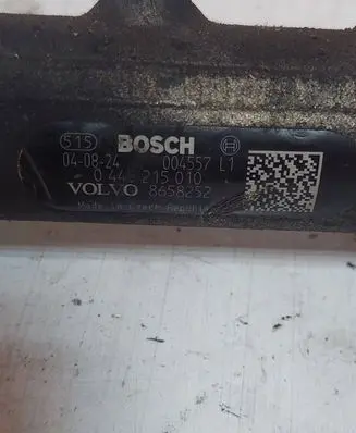 Volvo V70 Fuel main line pipe 0445215010